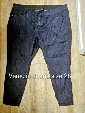 Lane Bryant Dark Wash Blue Jeans